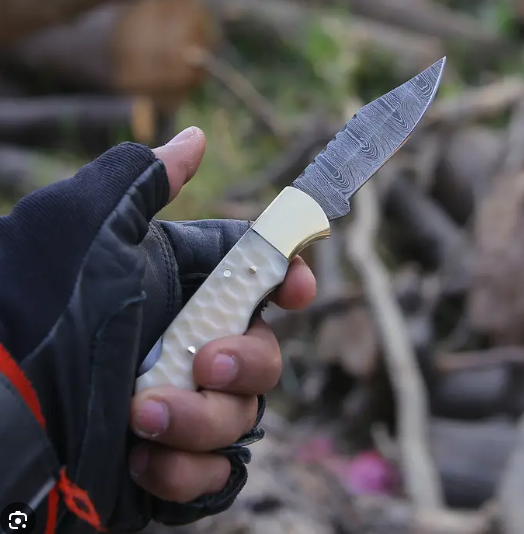 KNIVES